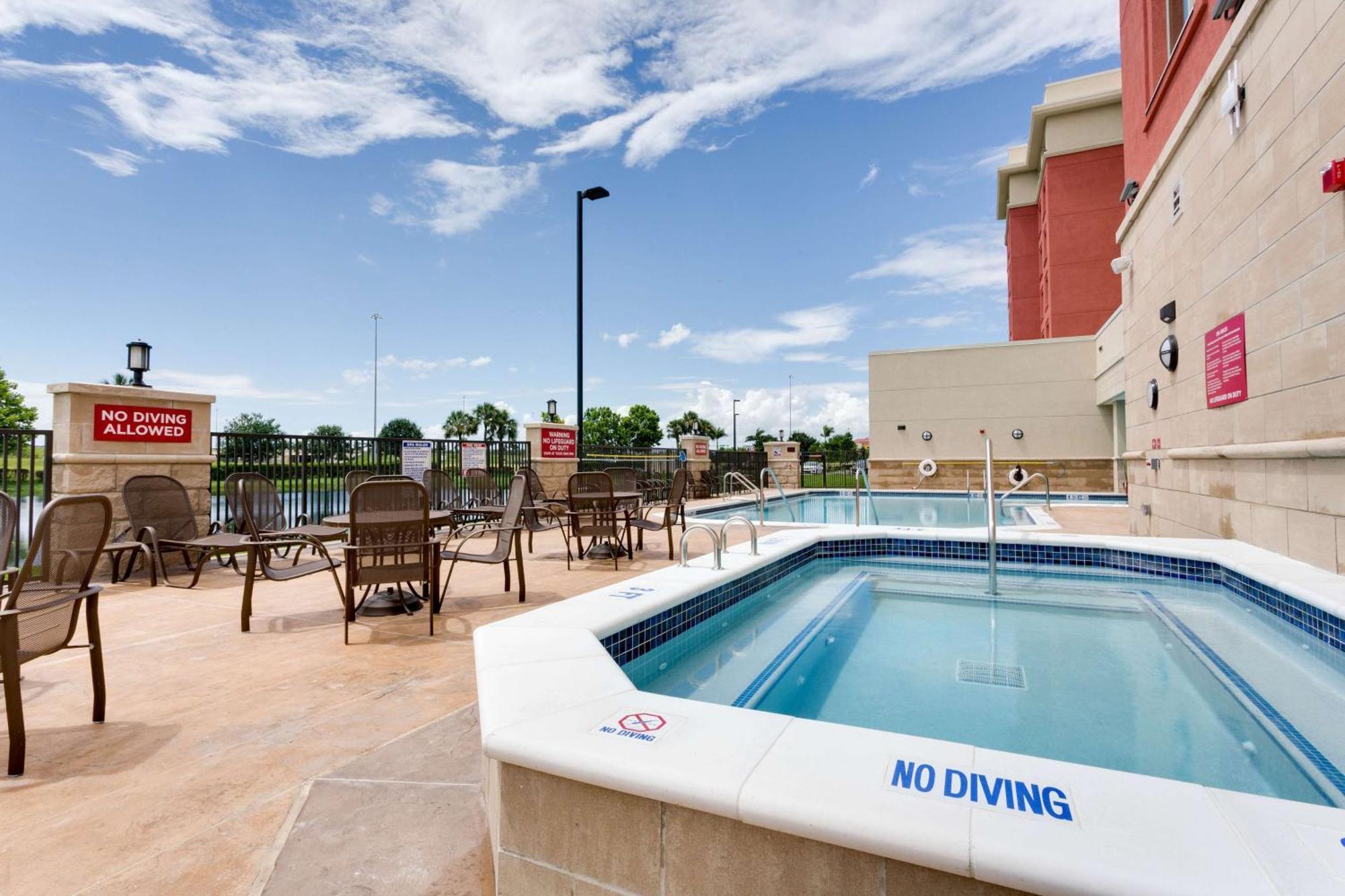 Drury Inn & Suites Fort Myers Airport Fgcu Zewnętrze zdjęcie